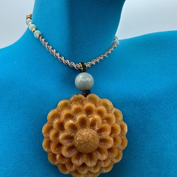Xiu Yan Jade Crysanthamum Pendant Necklace on Woven Adjustable Nylon Rope - Picture 7 of 9